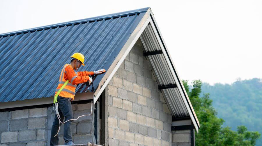 Expert Emergency Roof Repairs services in Anahola, HI